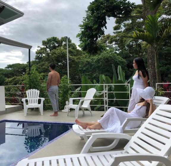 Отель Ballena Dorada Lodge