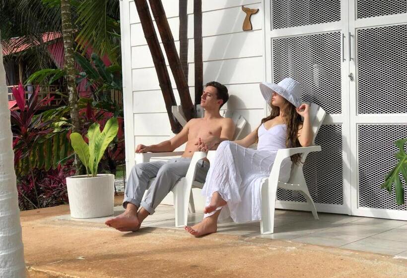 Отель Ballena Dorada Lodge