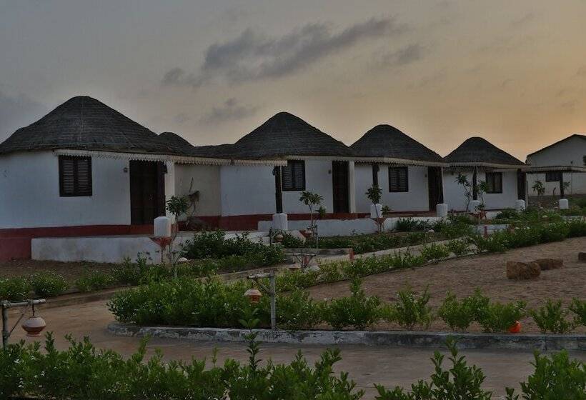 בית מלון כפרי Kiaayo Resort White Rann Of Kutch