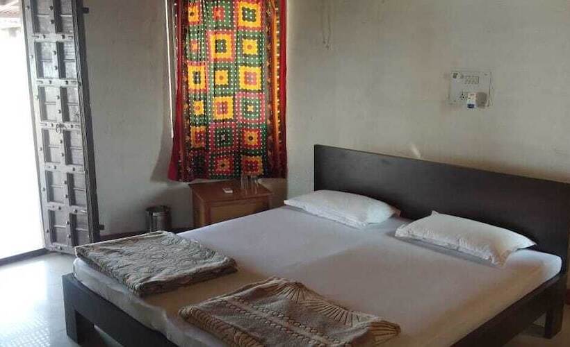 בית מלון כפרי Kiaayo Resort White Rann Of Kutch