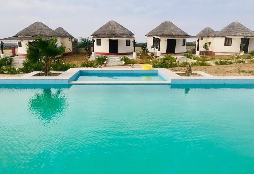 בית מלון כפרי Kiaayo Resort White Rann Of Kutch
