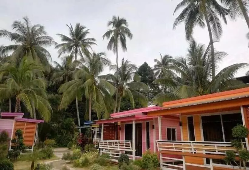 Hotelli Phumiphat Resort Koh Mook