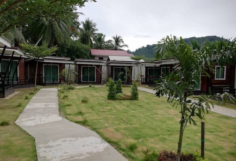فندق Phumiphat Resort Koh Mook