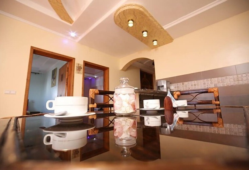 بنسيون Auberge Surf Town