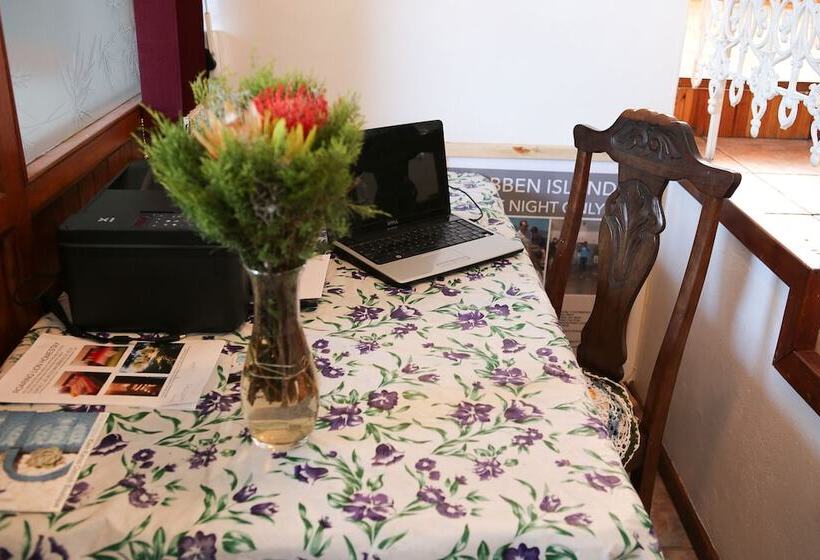 פנסיון Oudtshoorn Homestay Accommodation