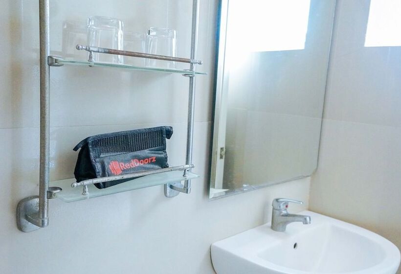 Pension (Hôtel basse catégorie) Reddoorz @ Dona Jacinta Basak Mandaue