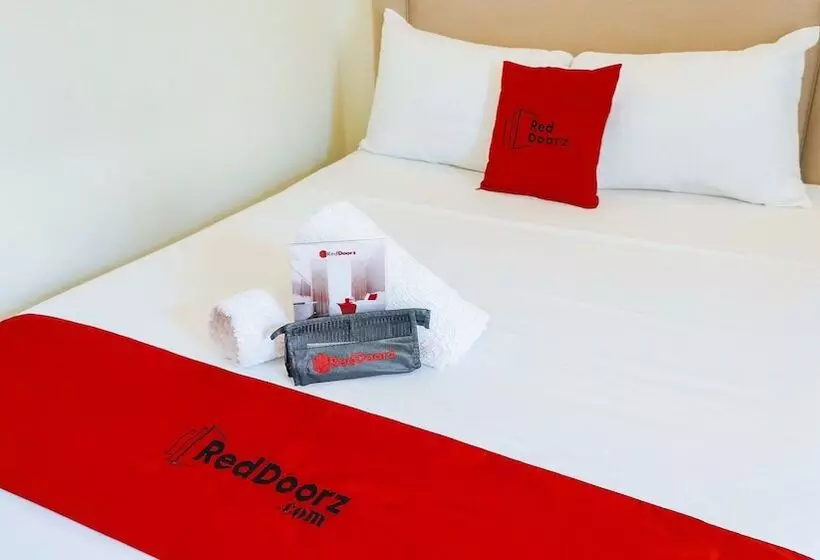 پانسیون Reddoorz @ Dona Jacinta Basak Mandaue