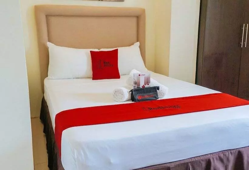 پانسیون Reddoorz @ Dona Jacinta Basak Mandaue