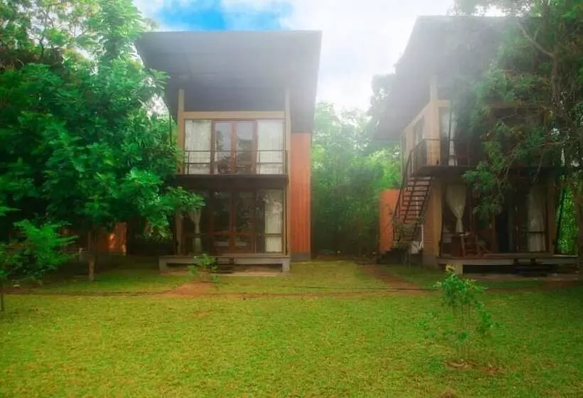 Lomakeskus Breezy Lake Eco Friendly Cabanas Yala