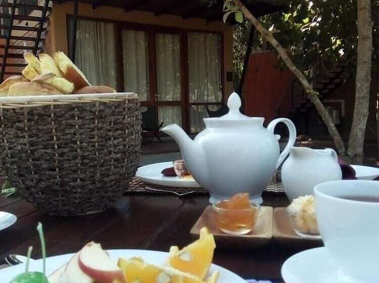 リゾートホテル Breezy Lake Eco Friendly Cabanas Yala