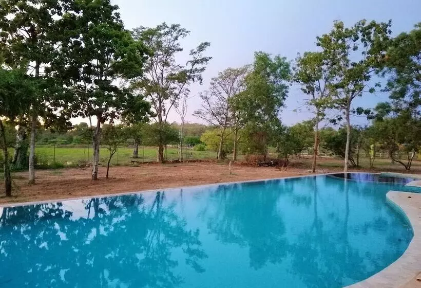 Lomakeskus Breezy Lake Eco Friendly Cabanas Yala