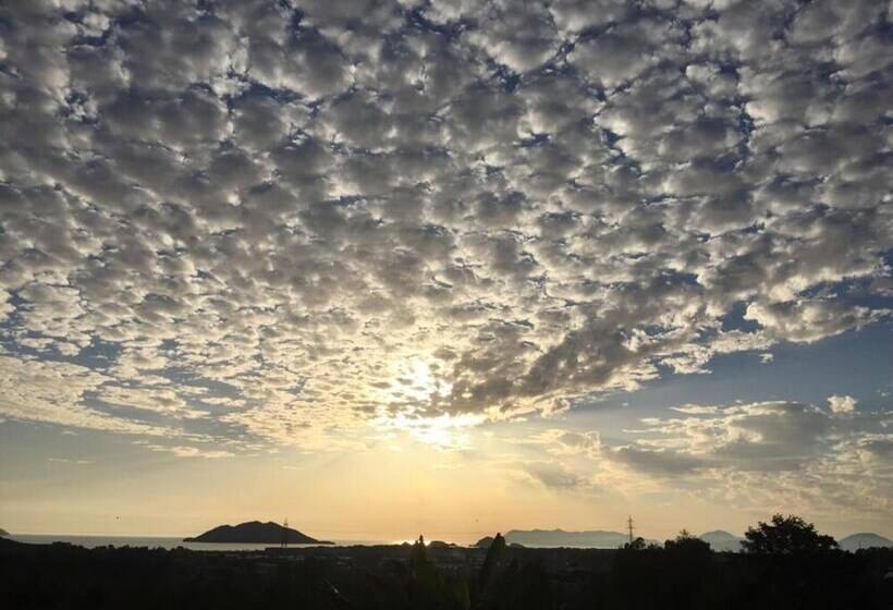 Villa Ruya,with Swimming Pool & Stunning Sea Views