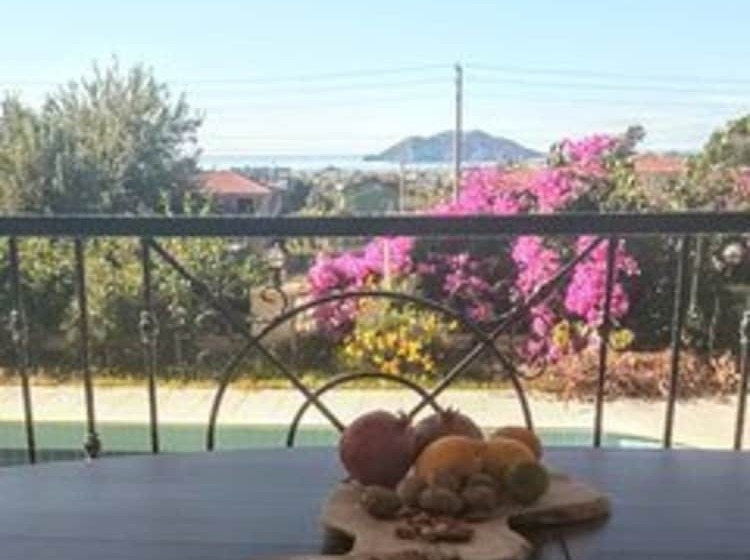 Villa Ruya,with Swimming Pool & Stunning Sea Views