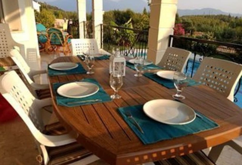 Villa Ruya,with Swimming Pool & Stunning Sea Views