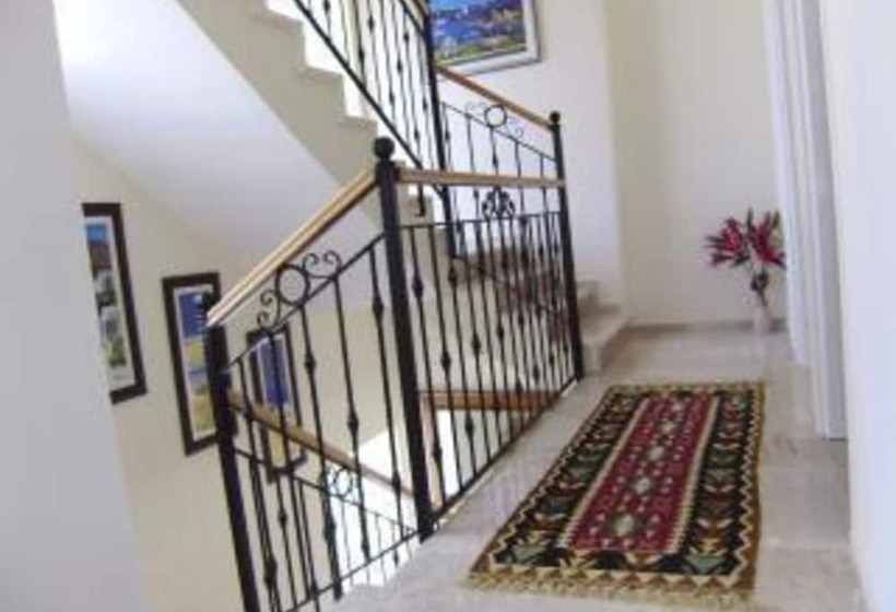 Villa Ruya,with Swimming Pool & Stunning Sea Views