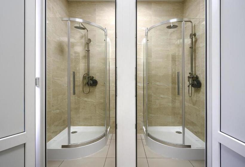 هاستل Academ House