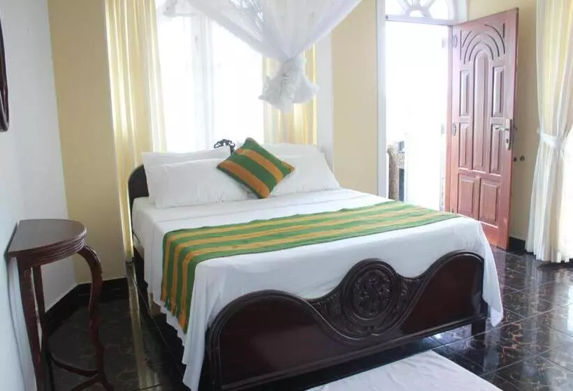 Fort De 19 Villa   Galle Fort