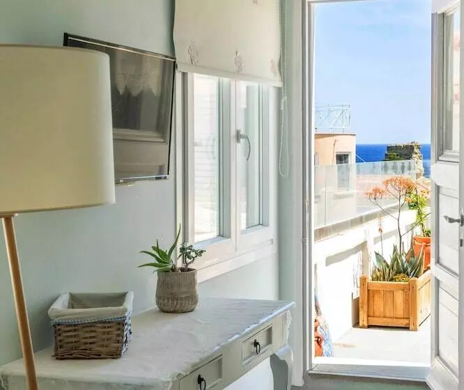 Hotelli Castel Abaso Boutique Apartments By Explore Andros