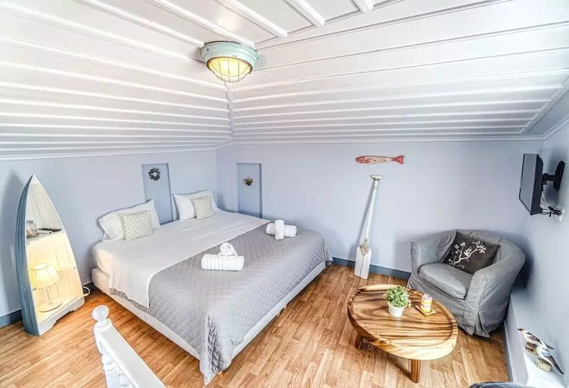 Hotelli Castel Abaso Boutique Apartments By Explore Andros