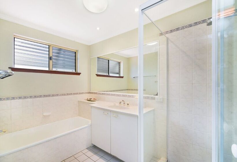 Vaai Moana 5/10 Oriole Avenue