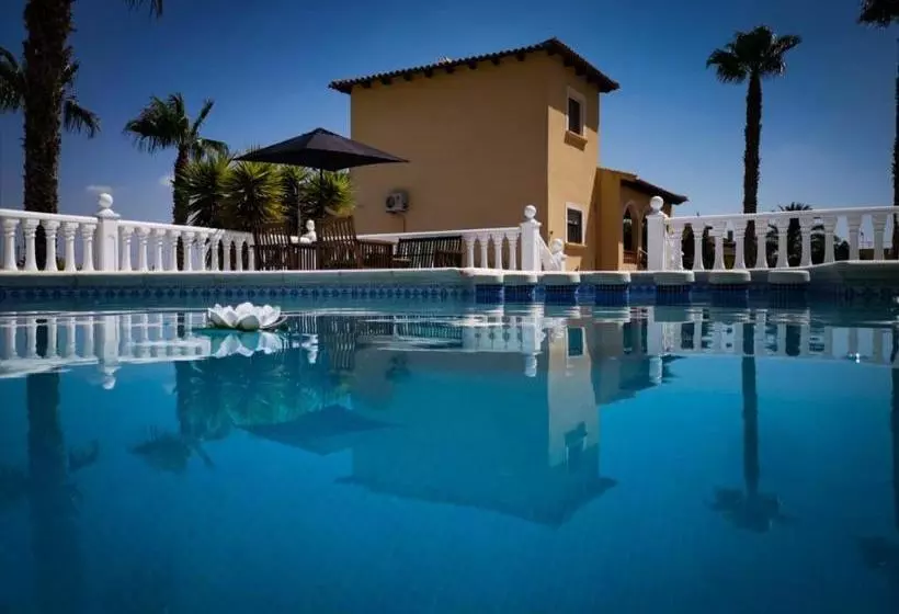 Villa 98 Bed & Breakfast