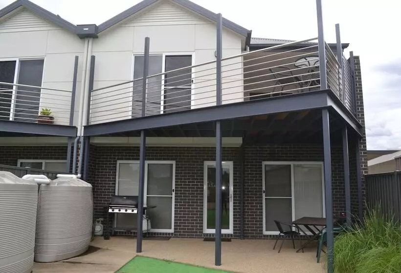 Waterview   2 Doc Crt