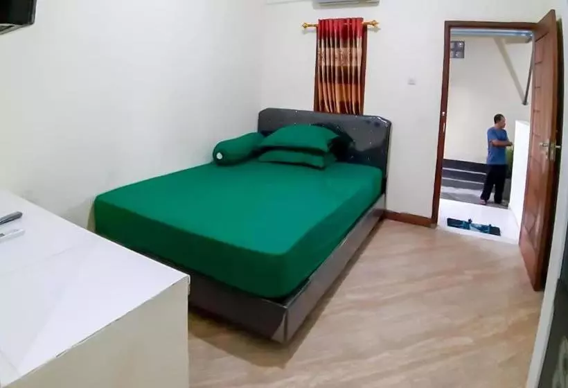 ホテル Spot On 2732 Sandy Guesthouse