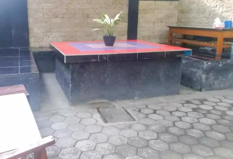 ホテル Spot On 2732 Sandy Guesthouse