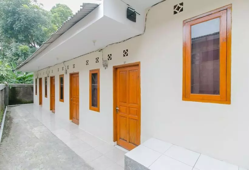 هتل Spot On 2750 Ayu Homestay Syariah