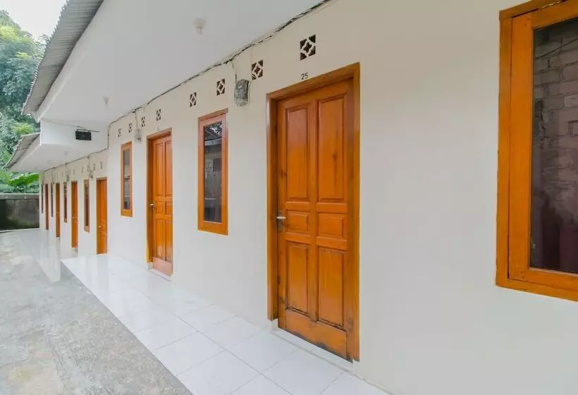 هتل Spot On 2750 Ayu Homestay Syariah