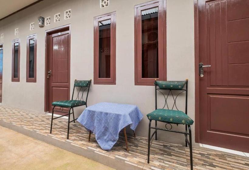 בית מלון כפרי Spot On 2805 Oryza Place Syariah