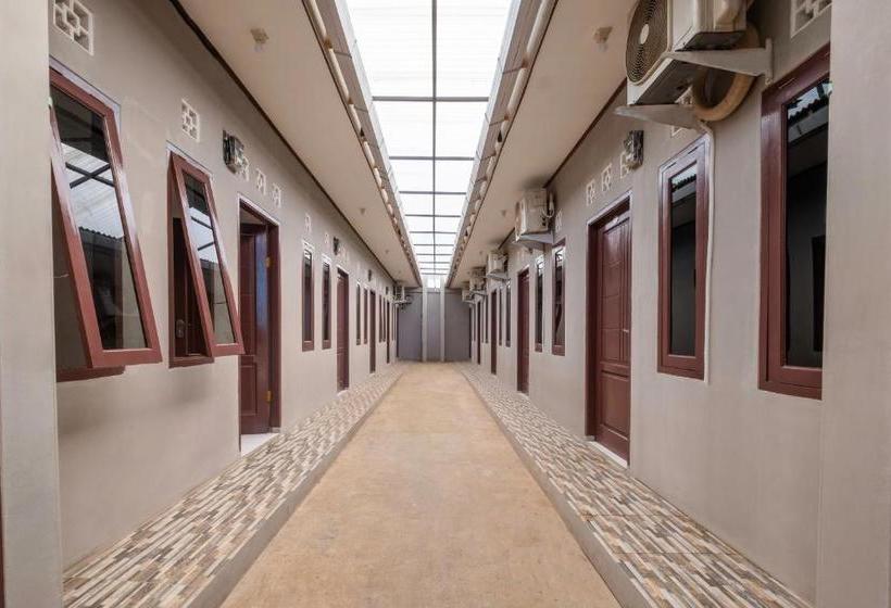 בית מלון כפרי Spot On 2805 Oryza Place Syariah