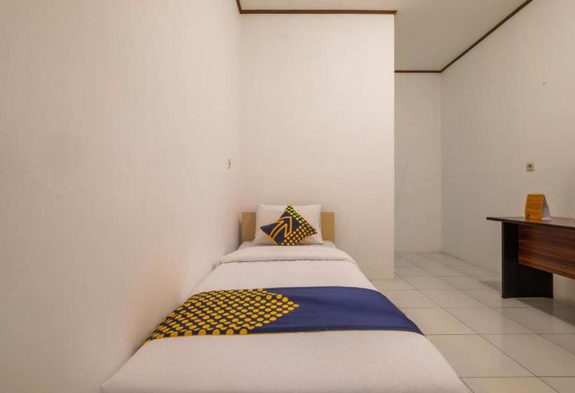 בית מלון כפרי Spot On 2805 Oryza Place Syariah