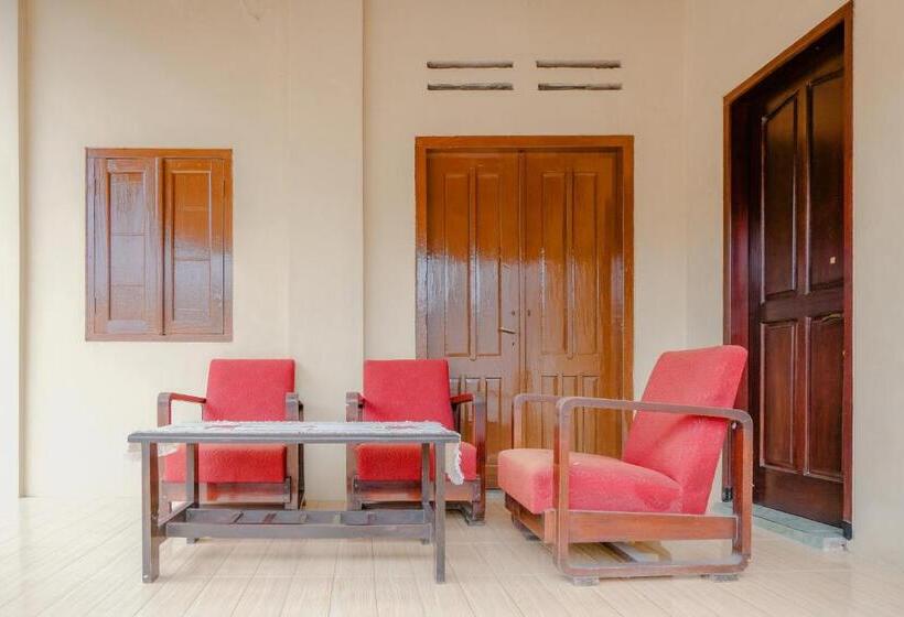 Hotel Spot On 2826 Panderman Residence