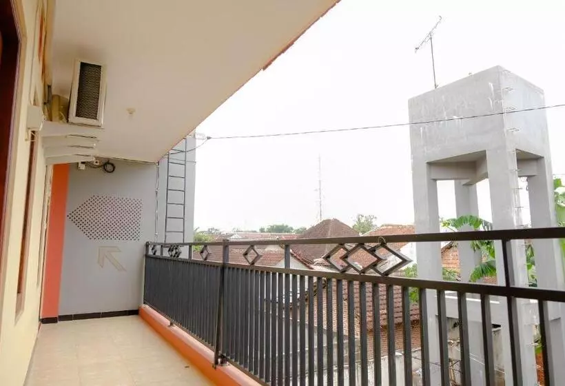 Hotelli Spot On 2826 Panderman Residence