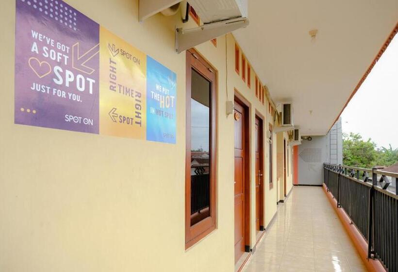 Hotel Spot On 2826 Panderman Residence