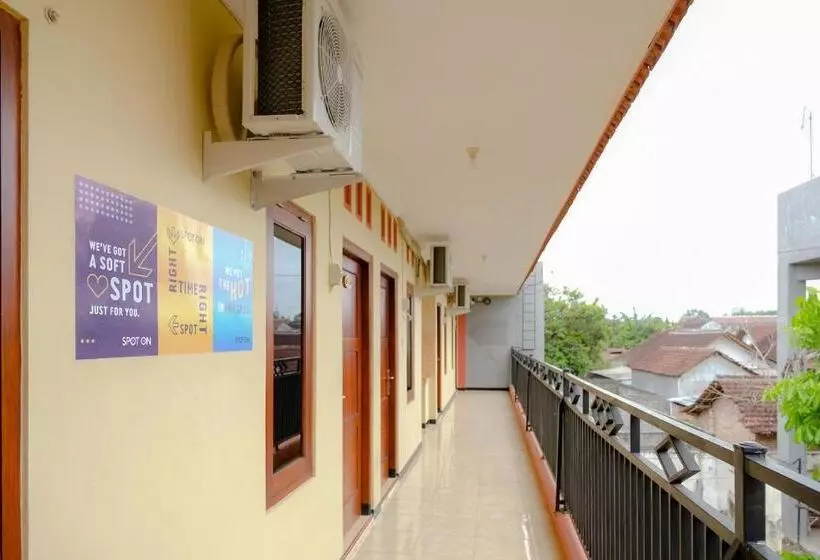 Hotelli Spot On 2826 Panderman Residence