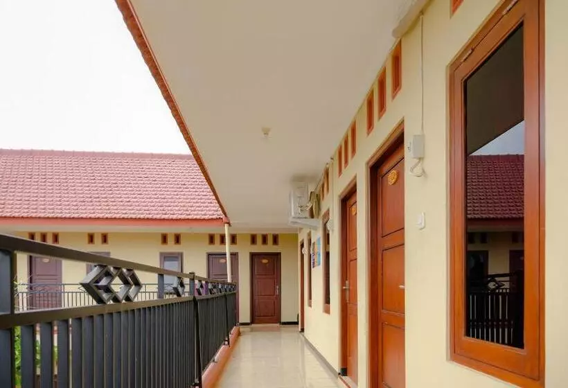 Hotelli Spot On 2826 Panderman Residence