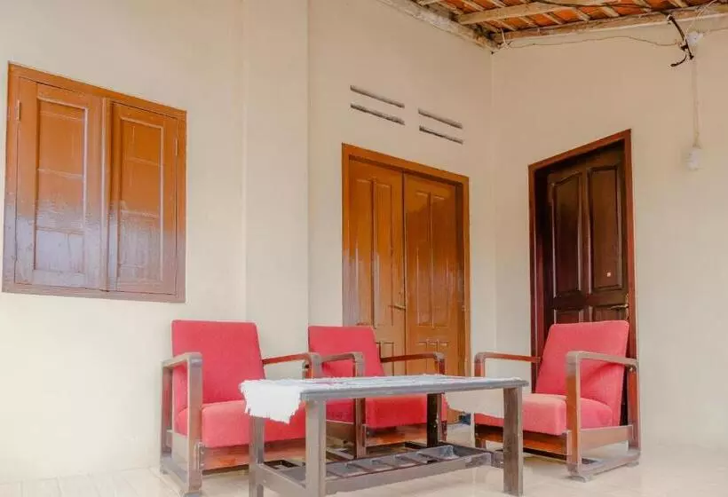 Hotelli Spot On 2826 Panderman Residence