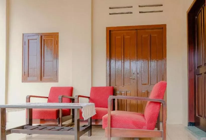 Hotelli Spot On 2826 Panderman Residence