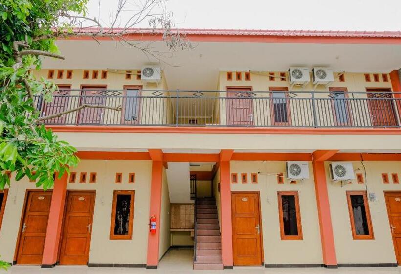 Hotel Spot On 2826 Panderman Residence