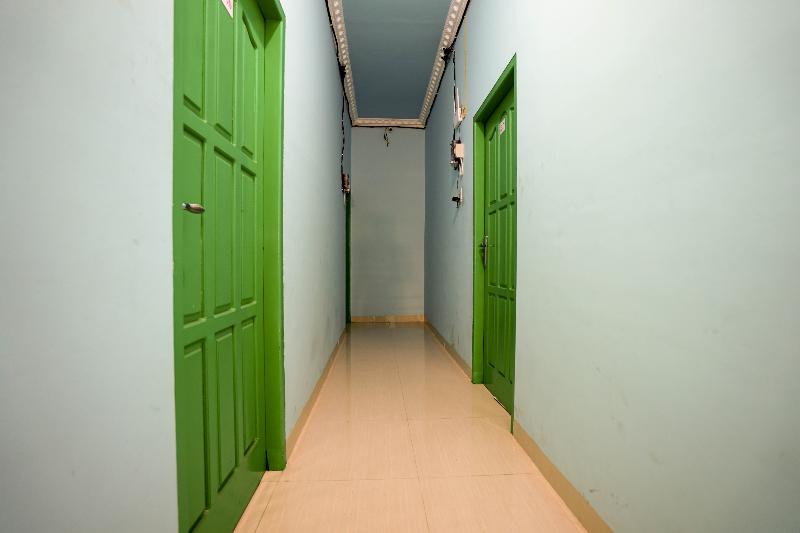 هتل Spot On 2738 818 Home Stay