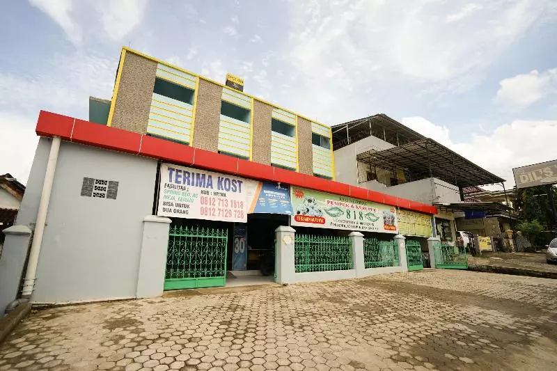 هتل Spot On 2738 818 Home Stay