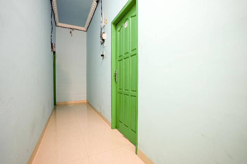 هتل Spot On 2738 818 Home Stay