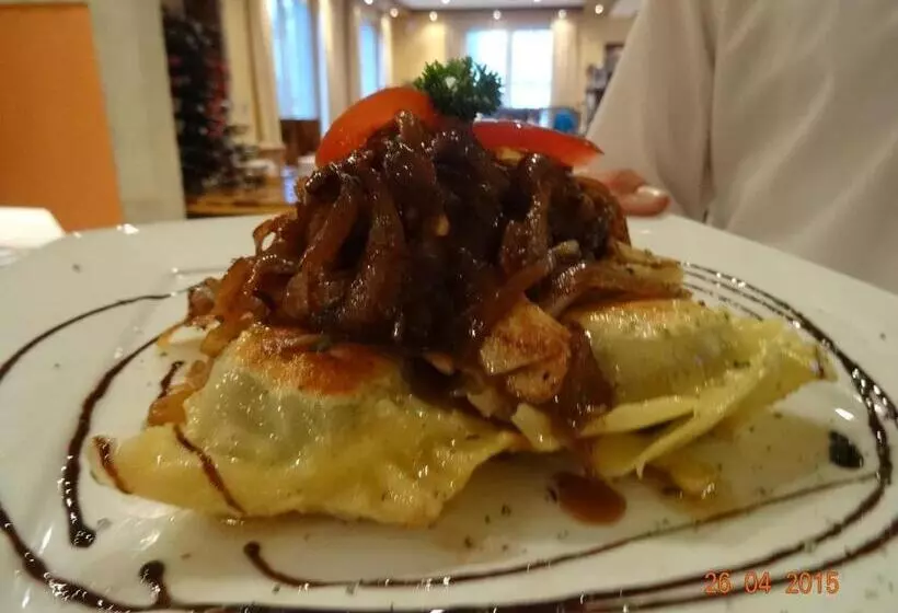 هتل 4 Jahreszeiten Mit Restaurant