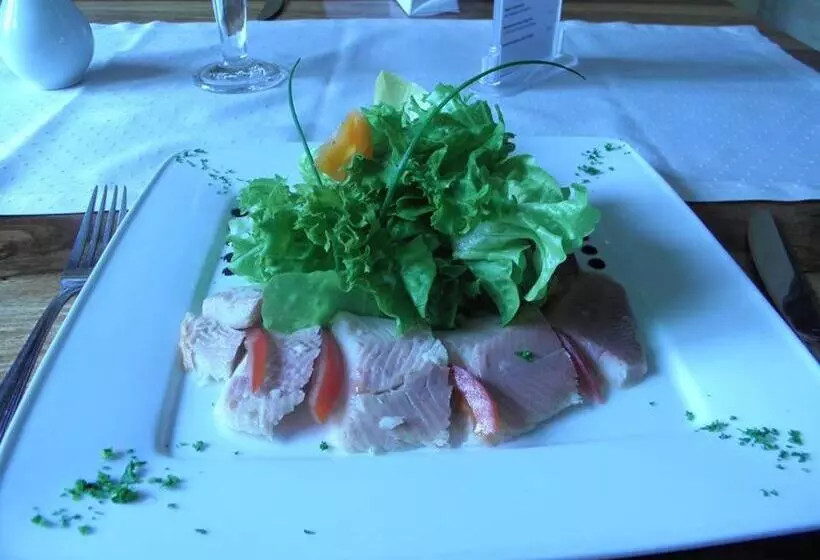 هتل 4 Jahreszeiten Mit Restaurant