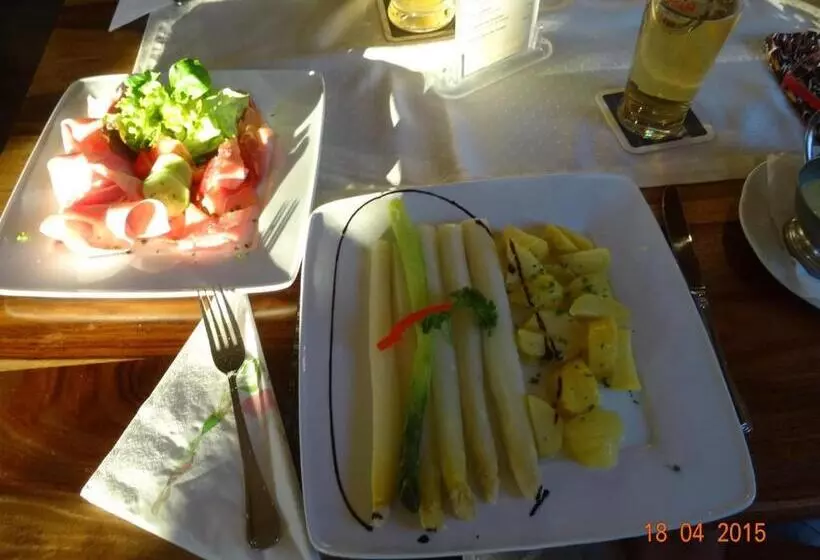 هتل 4 Jahreszeiten Mit Restaurant