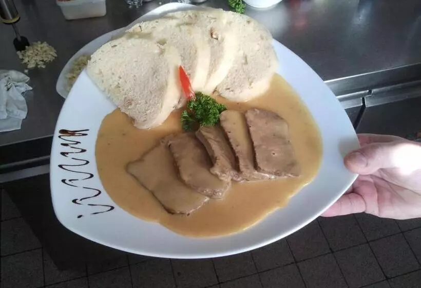 هتل 4 Jahreszeiten Mit Restaurant