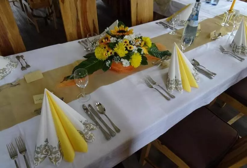 هتل 4 Jahreszeiten Mit Restaurant