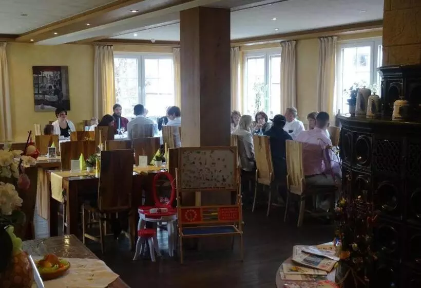 هتل 4 Jahreszeiten Mit Restaurant